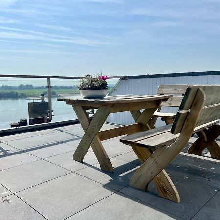 Panorama - Exklusives Apartment An Der Promenade Mit Dachterrasse & Rheinblick 艾默里奇 外观 照片